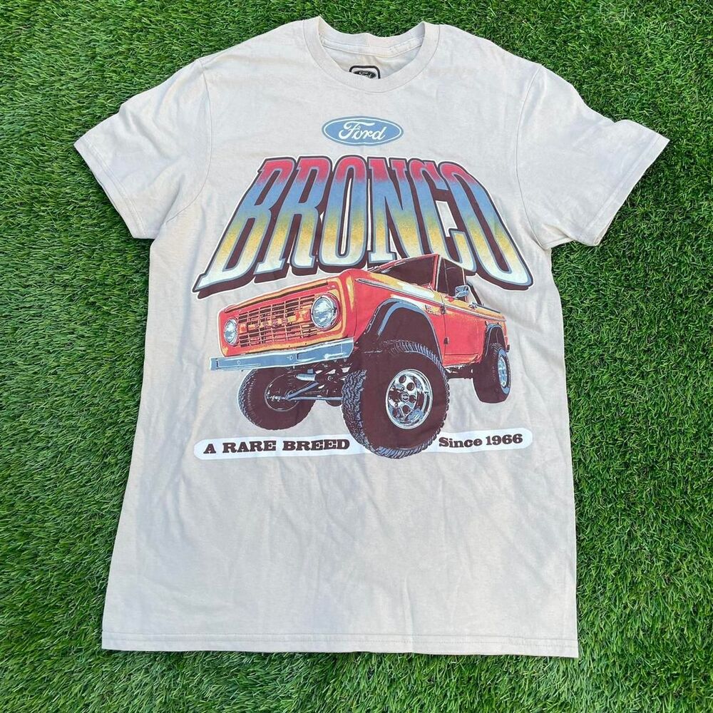 Beige Ford Bronco retro truck graphic print white cotton t-shirt (S)